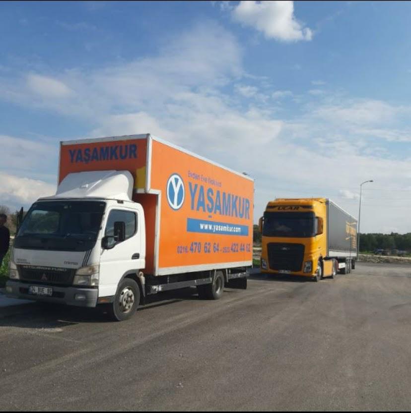 Nakliyat Kamyonu ve Kutular